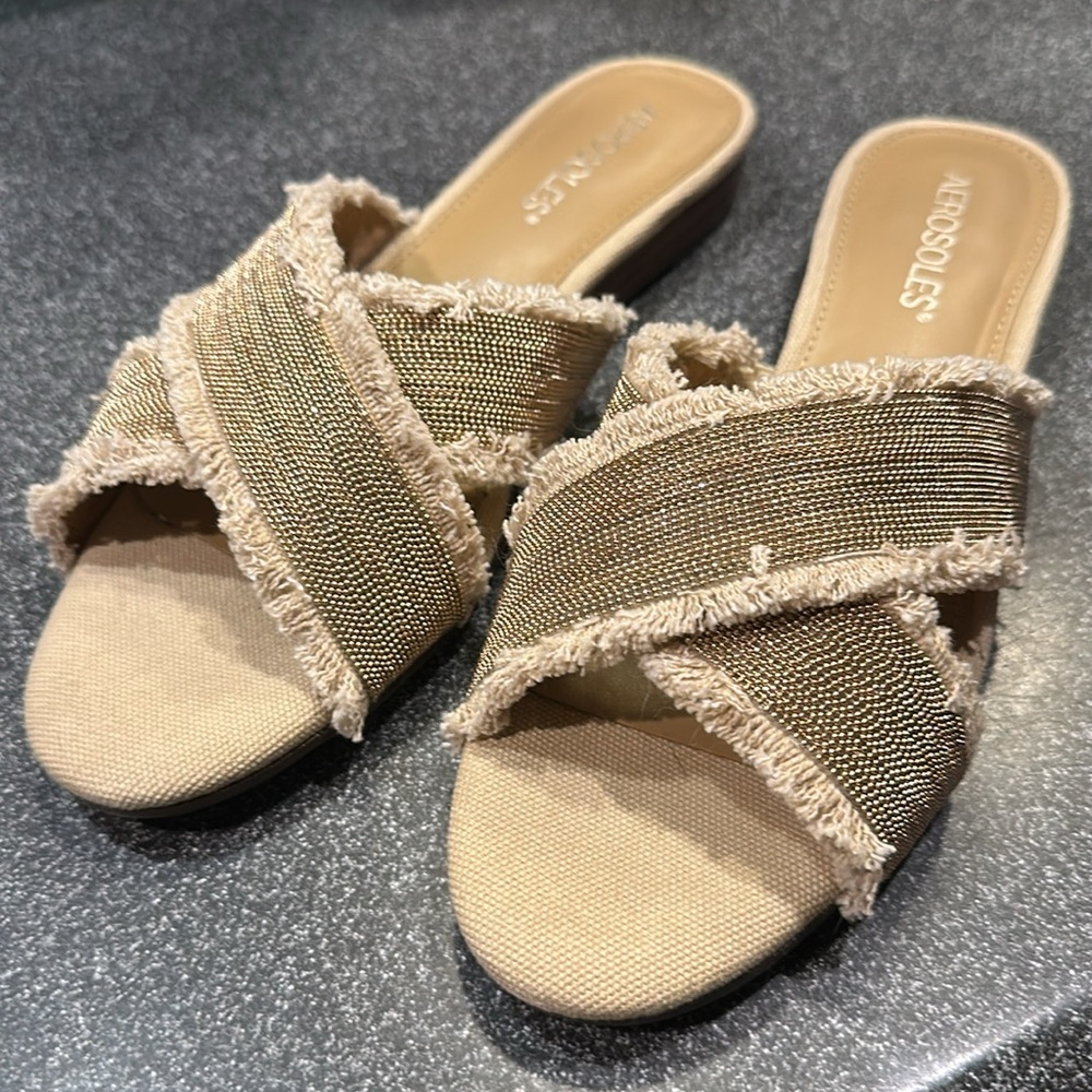 Aerosoles Women’s US 8.5 “Just A Bit" Sandals, Gold w/ Fringe, Beach Style